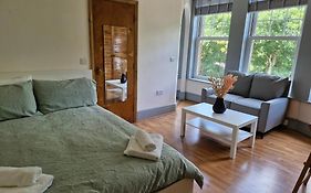 Bright Studio Apartment In A Perfect Location